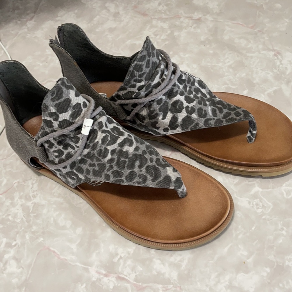 Sandals - Picture 3 of 6